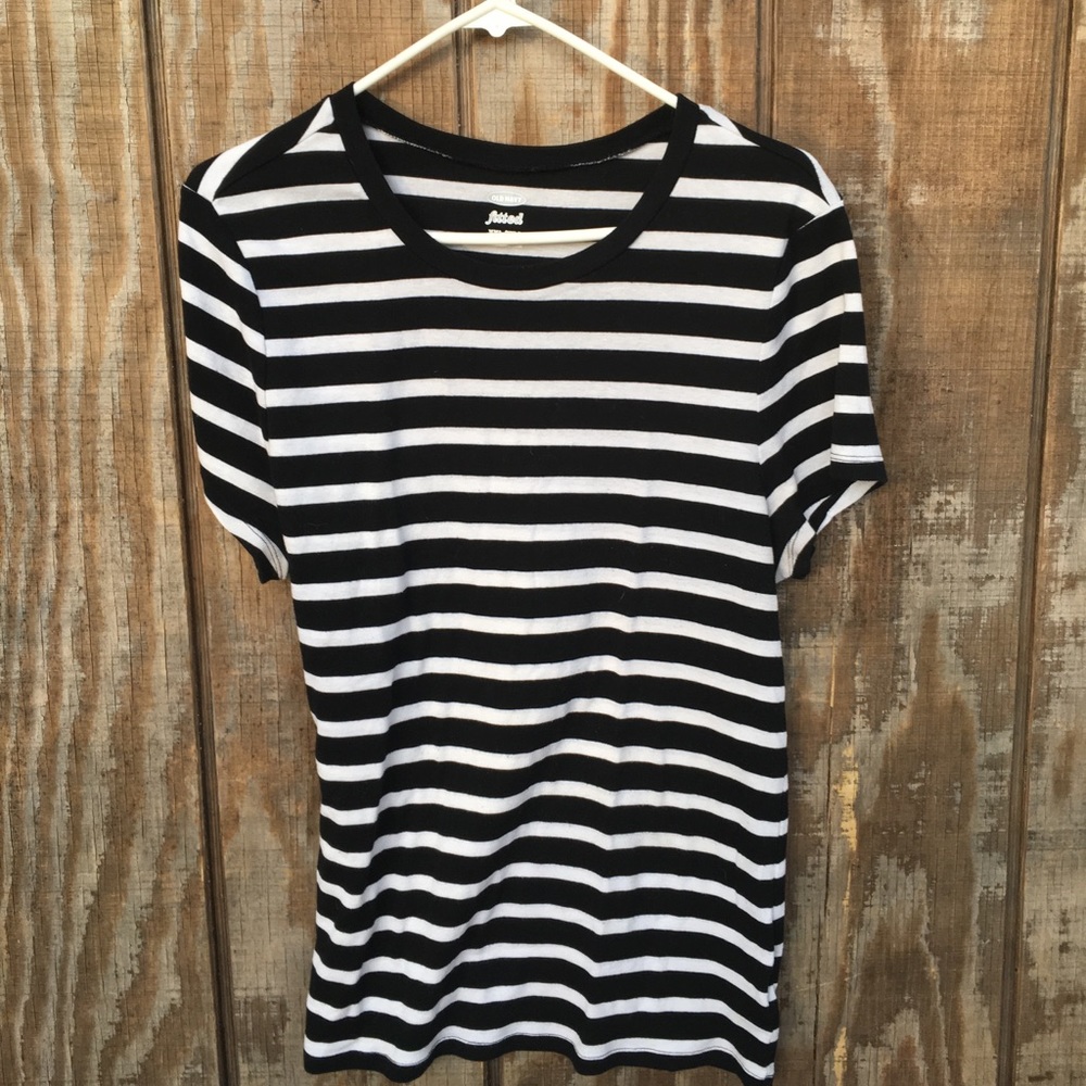 Fitted Tee
